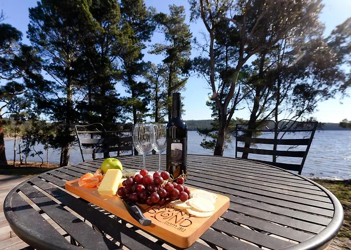 Taylors Bay Cottage